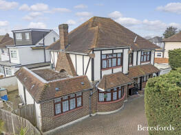 6 Tekhai, Lower Bedfords Road, Romford RM1 4LY