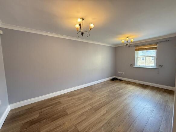 5 bed Town House for sale Image 12