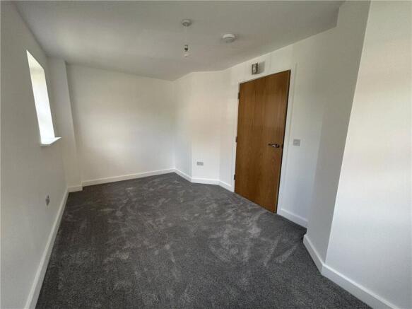2 bed Terraced to rent Image 6