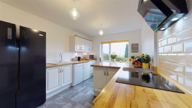 Kitchen/ Breakfast Room