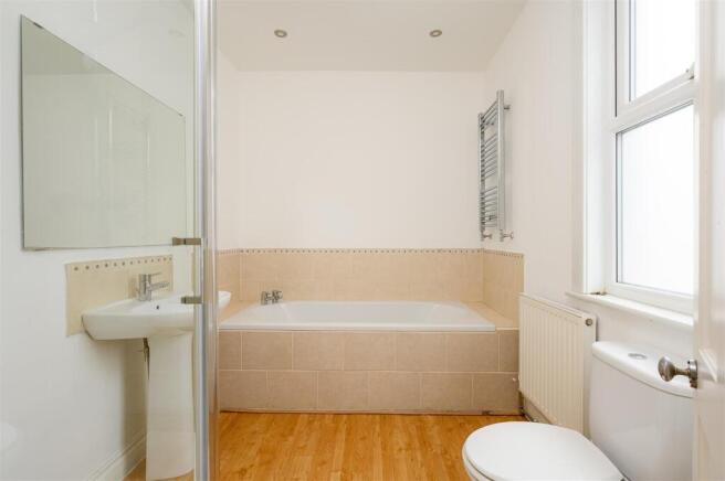 3 bed Terraced for sale Image 11