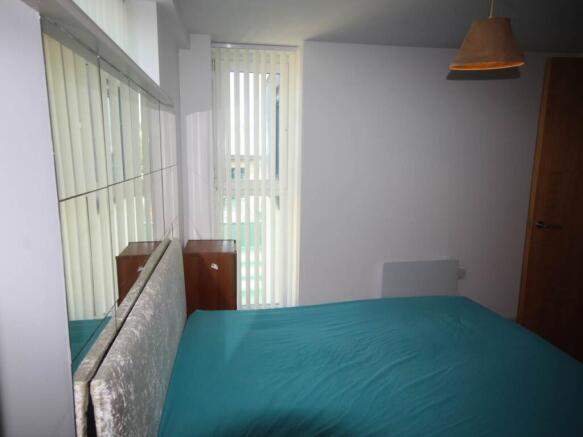 2 bed Flat to rent Image 6
