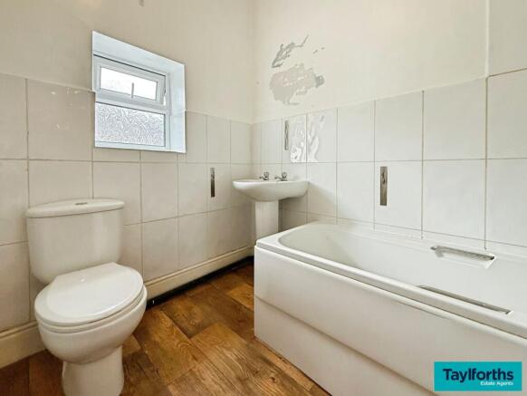3 bed Terraced for sale Image 11