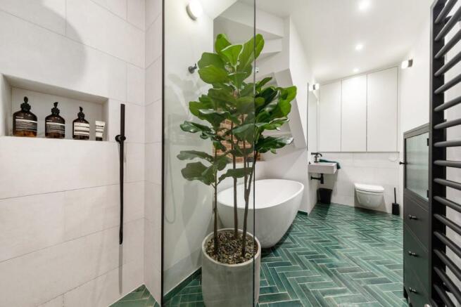 Bathroom (3).jpg