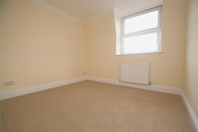 2 bed Apartment to rent Image 8