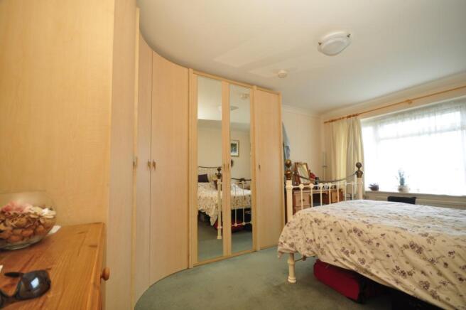 10 Godwin way bed...