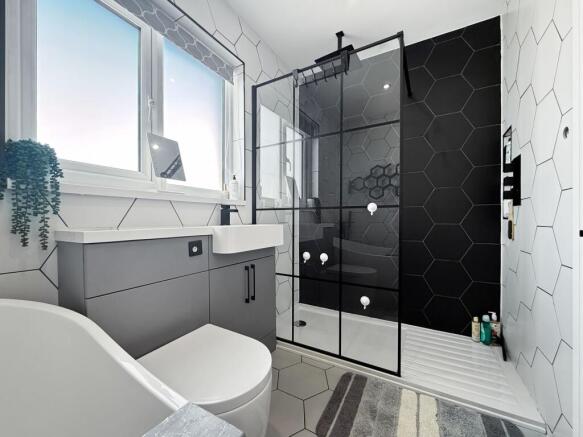 Bath/Shower Room