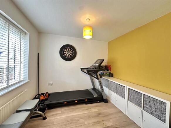 4 bed Detached for sale Image 8