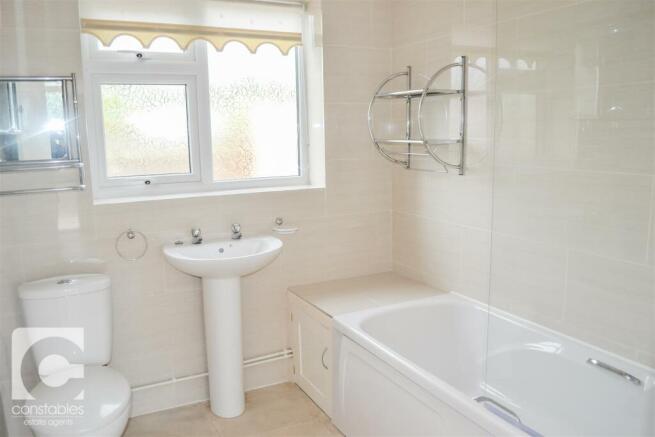 bathroom-4.JPG