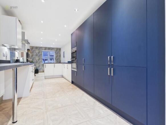 cam01332g0pr0681still021