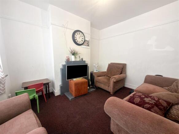 Living Room..jpg