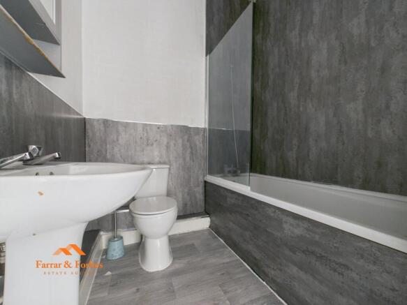 3 bed Terraced to rent Image 11