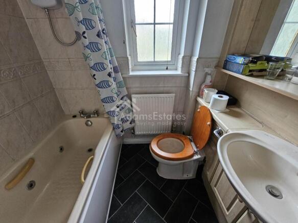 2 bed Terraced to rent Image 7