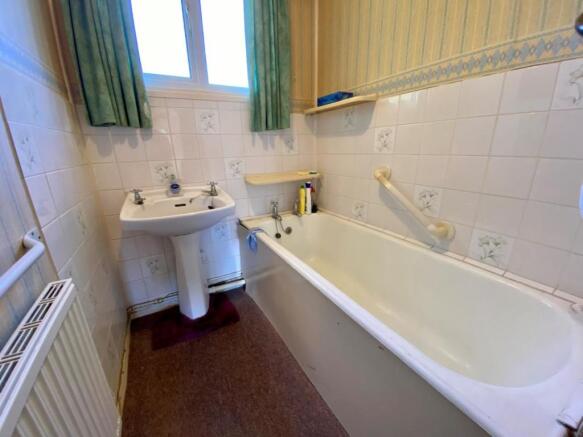 Bathroom.jpg