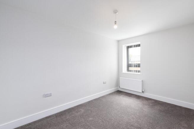 4 bed House to rent Image 5
