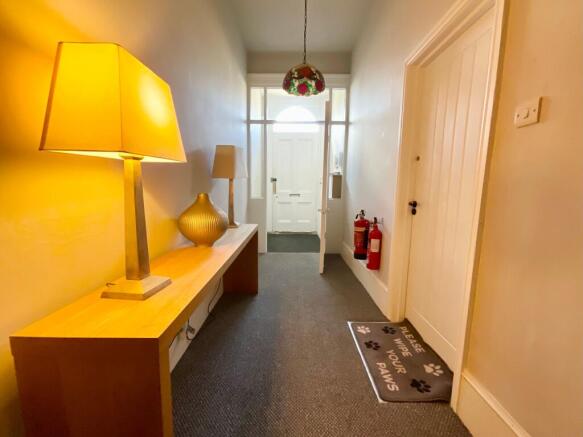 2 bed Flat for sale Image 8