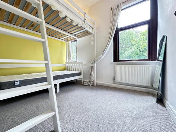 2 bed Semi-Detached to rent Image 9