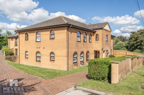 Poundbury Road, Dorchester, DT1 2