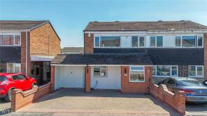 38, Derwent, Belgrave, Tamworth B77 2LD