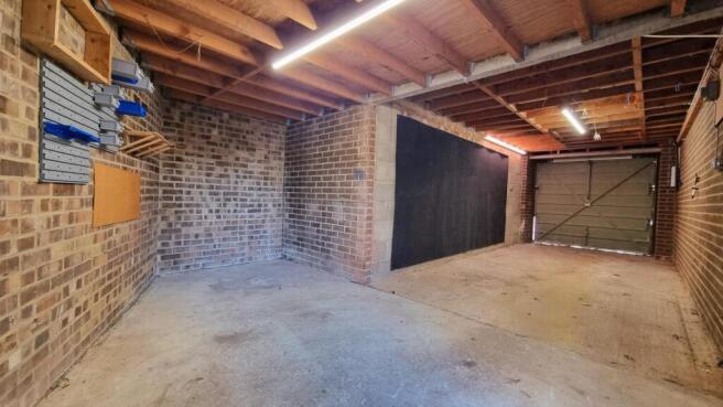Garage 1