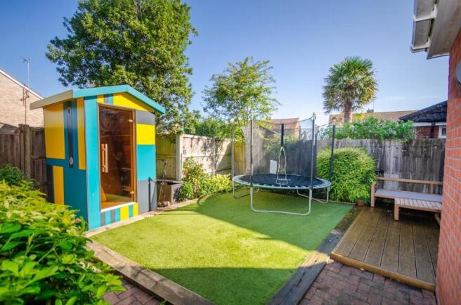 Rear garden pic 2.jpg
