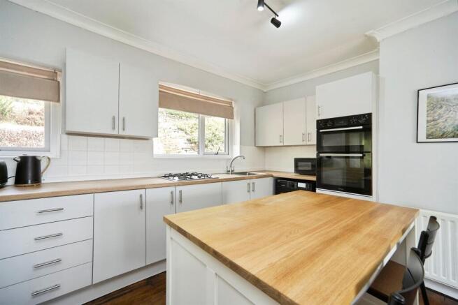2 bed Detached Bungalow for sale Image 7