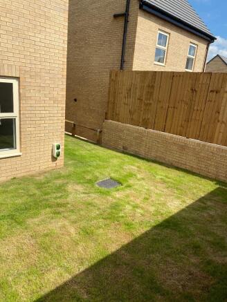 2 bed Town House to rent Image 10