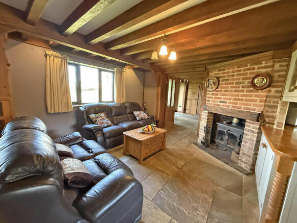 4 bed Detached for sale Image 6