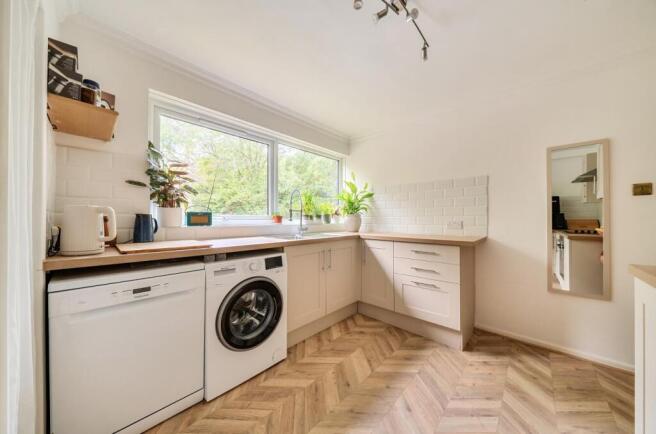 Hiltingbury Court Flat 3 (10).jpg