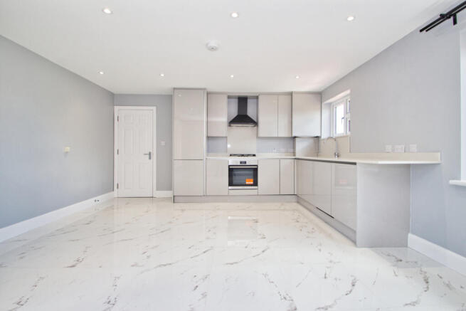 2 Bed Furnished Flat