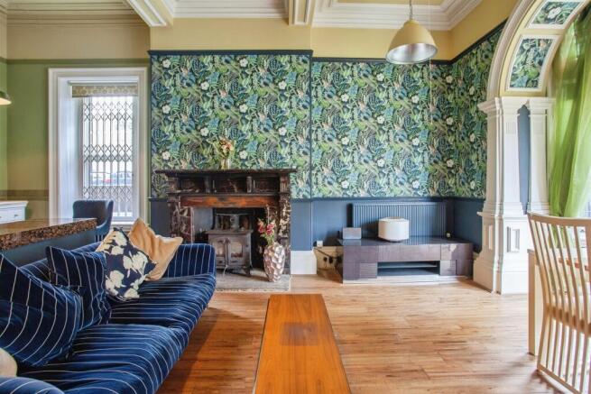 10 bed Detached for sale Image 11