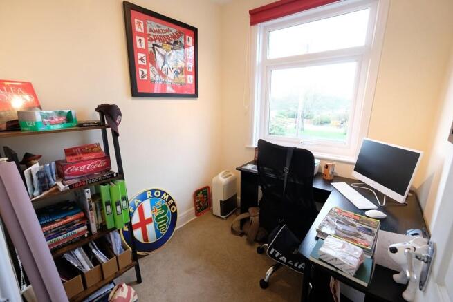 BEDROOM 4