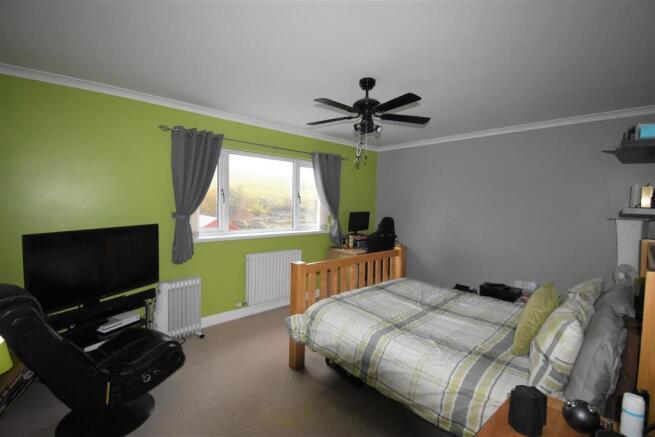 Bedroom 4.jpg