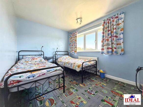 4 bed Semi-Detached for sale Image 7