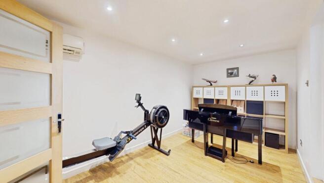 2 bed Detached for sale Image 8