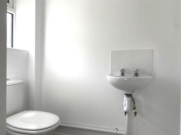 Cloakroom/wc