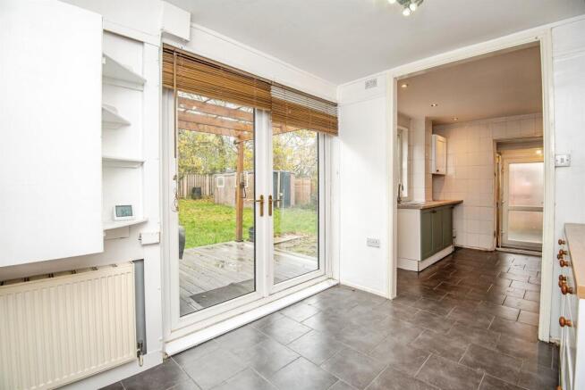3 bed Semi-Detached for sale Image 4