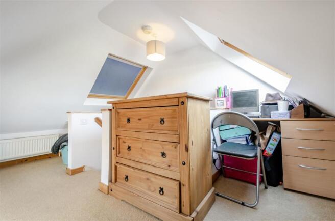 OCASSIONAL BEDROOM/STUDY ROOM