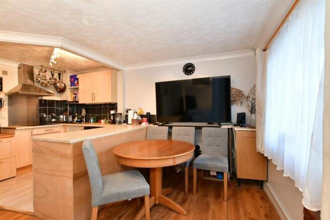 Lounge/ Kitchen