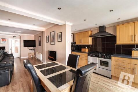 Pier Road, Northfleet, Gravesend, Kent, DA11