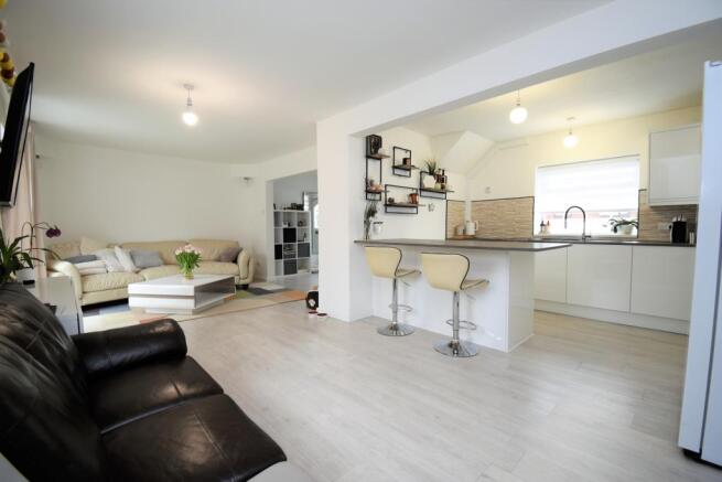Elmete Road, Castleford (24)Open planning living