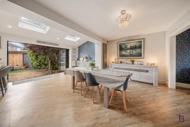 4 bed Semi-Detached for sale Image 5