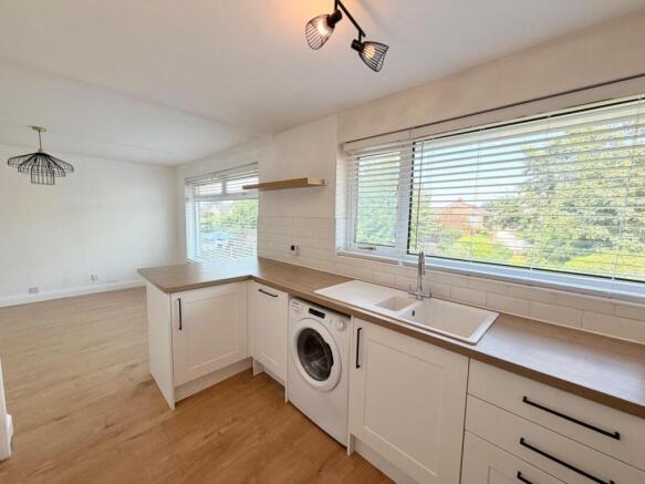 Lounge/Kitchen