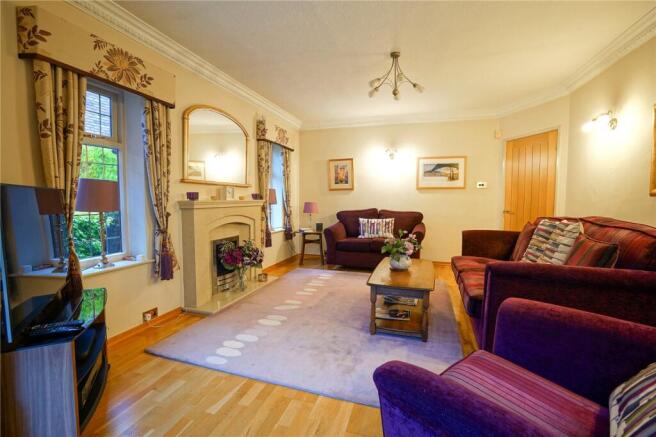 4 bed Bungalow for sale Image 4