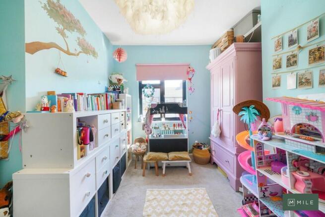 53 Yewfield Road ...