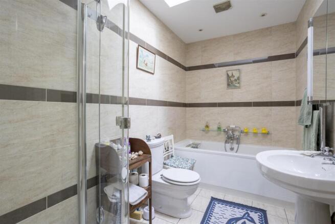 3 bed Town House for sale Image 11