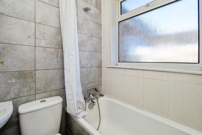 2 bed Semi-Detached Bungalow for sale Image 7