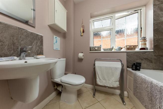 21 Gorst Close (17 of 22).jpg