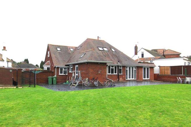 REAR HOUSE