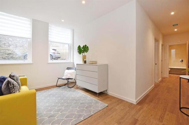 2 bed Apartment to rent Image 4